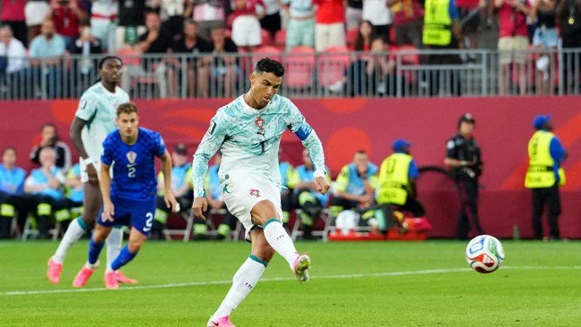 Viral Ronaldo Diduga Ucap 'Bismillah' Sebelum Ambil Penalti
