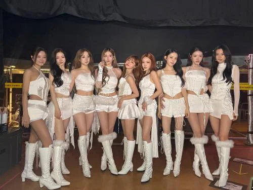 2026 I.O.I Concert Tour: LOOP. (Foto: Instagram/@ioi_10th)