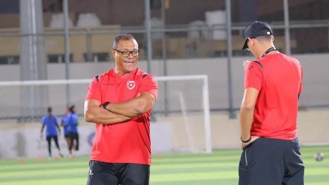 Eks Asisten Louis van Gaal Resmi Tangani Timnas Indonesia U-17