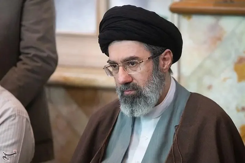 Mojtaba Khamenei Dipastikan Tak Hadir di Pemakaman Ayahnya