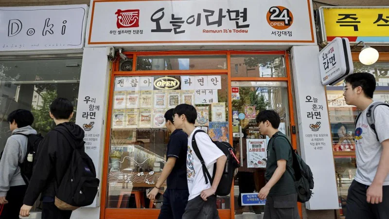 FOTO: Robot Barista 'Menjamur' di Korea Selatan Gegara Upah Mahal