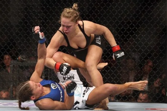 Meski Pahit, Eks Rival Ronda Rousey Akui Hal Ini Jadi Solusi Masalah Popularitas Divisi Wanita