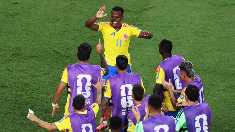 Jhon Arias, pemain Wolves yang tampil mengecewakan, justru menjadi pahlawan saat Kolombia mengalahkan Ghana dengan selisih tipis dan memastikan tempat di babak 16 besar Piala Dunia