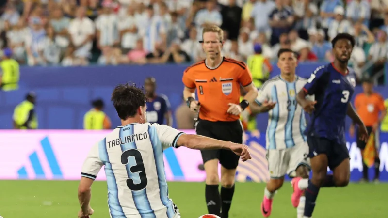 Kesalahan wasit yang sangat fatal memicu tuduhan adanya perlakuan istimewa terhadap Argentina
