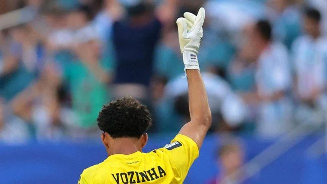 Vozinha Kiper dengan Followers IG Terbanyak di Dunia, Lewati Casillas