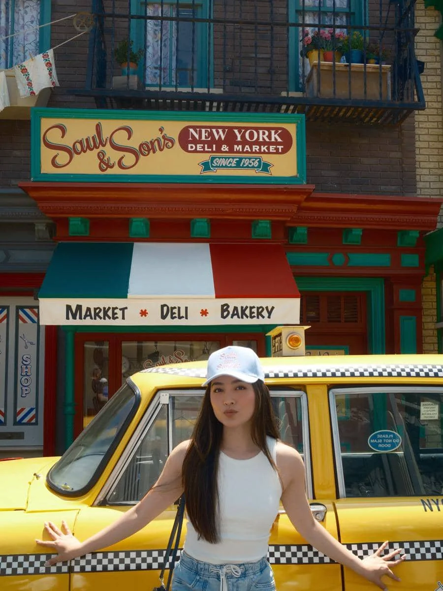 Natasha Wilona main di Universal Studios Hollywood
