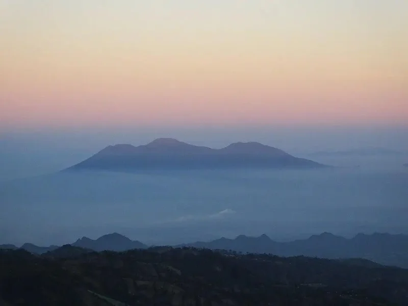 Gunung Kawi Viral Lagi, Berikut Daftar Gunung Penuh Kisah Mistis