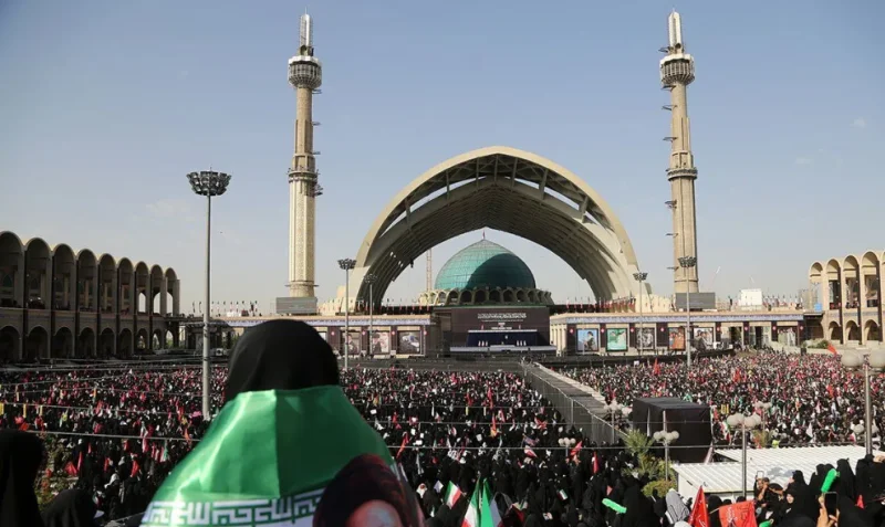 Presiden Iran Kritik Lembaga Internasional saat Upacara Penghormatan untuk Ali Khamenei Dimulai