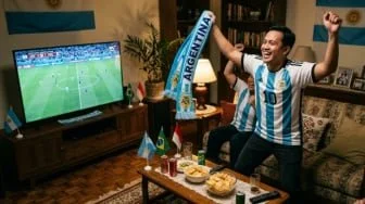 Fenomena Lucky Charm Saat Nonton Piala Dunia, Mitos atau Efek Psikologis?