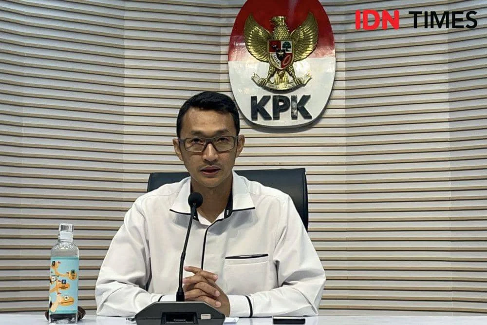 7 Fakta Amplop Bupati Kuansing untuk Menhut Raja Juli yang Diusut KPK