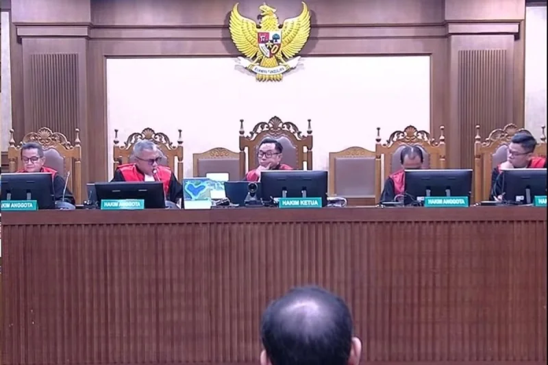 Besok, Pihak Nadiem Laporkan 4 Hakim yang Adili Kasus Chromebook ke KY