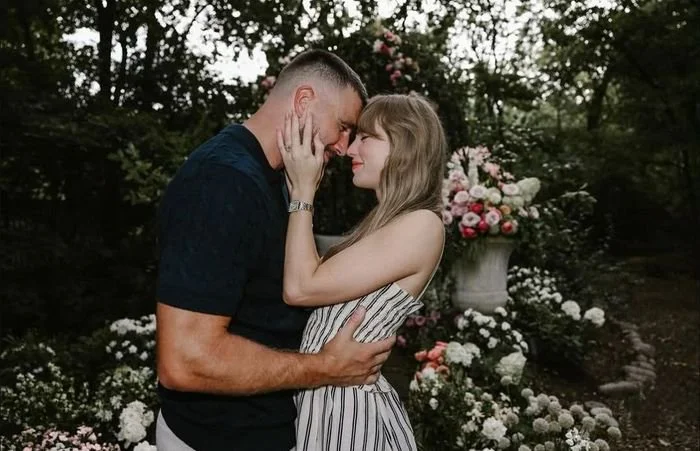 Pernikahan Taylor Swift dan Travis Kelce dikabarkan akan digelar Jumat ini, berikut cek fakta-faktanya.