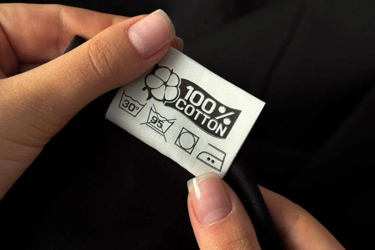 ilustrasi label alami pada fashion item