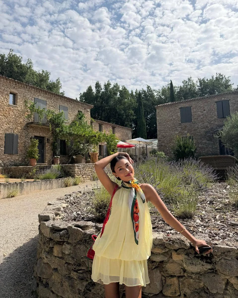 Novia Bachmid ke kebun bunga lavender di Prancis