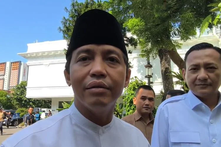 Sekretaris Jenderal (Sekjen) Partai Solidaritas Indonesia (PSI) Raja Juli Antoni di Kompleks Istana, Jakarta, Jumat (13/3/2026).