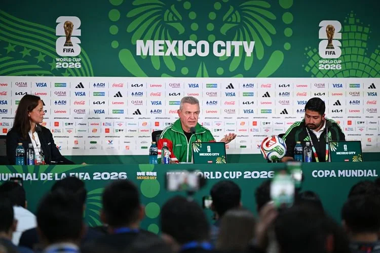 Pelatih kepala timnas Meksiko, Javier Aguirre, menghadiri konferensi pers di Mexico City, Meksiko, 10 Juni 2026. Meksiko akan bermain melawan Afrika Selatan dalam pertandingan pembukaan Piala Dunia FIFA 2026 pada 11 Juni.