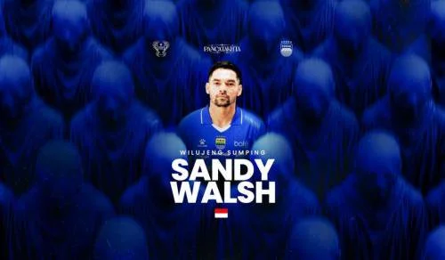 Sandy Walsh resmi berseragam Persib Bandung dengan kontrak selama tiga tahun (Foto: Persib Bandung)