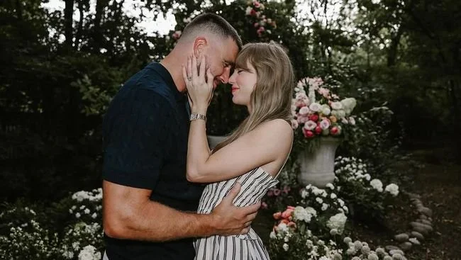 Jadi Penghulu, Adam Sandler Pesan Ini ke Taylor Swift dan Travis Kelce
