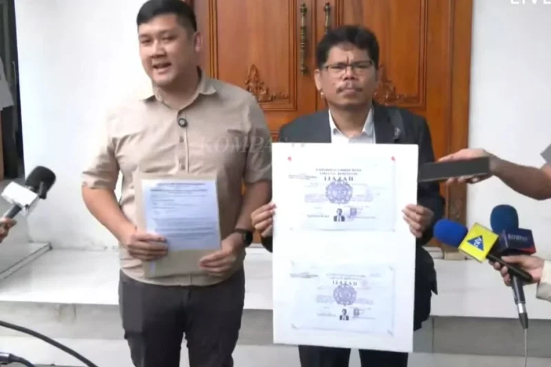 Bonatua Silalahi Gugat KPU hingga Rektor UGM soal Ijazah Jokowi