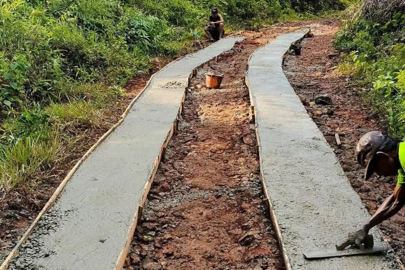 Patungan hingga Rp 10 Juta, Petani Bengkulu Gotong Royong Perbaiki Jalan Produksi Rusak Berat