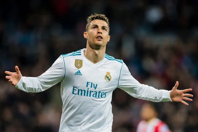Senjakala Cristiano Ronaldo dan Pelajaran Hidup yang Saya Telan Bulat-Bulat