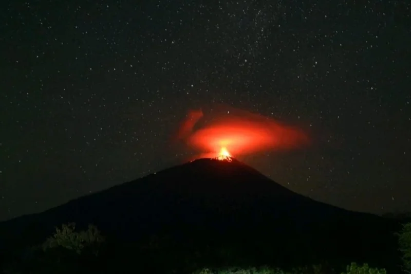 Badan Geologi Sebut Gemuruh Gunung Ile Lewotolok Hal Wajar, Warga Diimbau Tak Panik