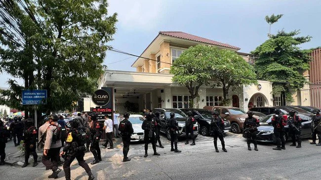 Polisi Temukan Brankas Besar saat Geledah Kafe de'Clan di Cipete