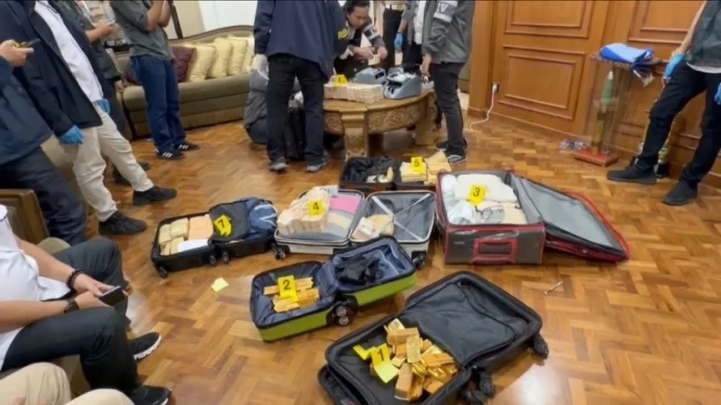 Geledah Rumah Mewah di Sentul City Bogor, Polisi Diduga Sita Emas Hingga Mata Uang Asing