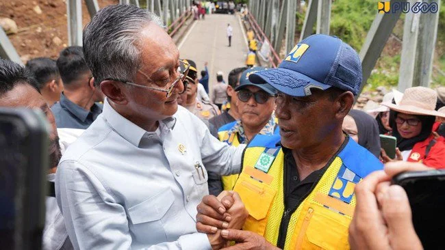 Menteri PU Apresiasi Warga Inisiatif Benahi Jembatan Enang-Enang Aceh