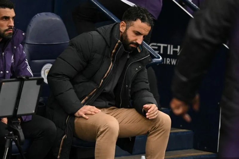Ruben Amorim Sampaikan Permohonan Maaf kepada Fans Man United