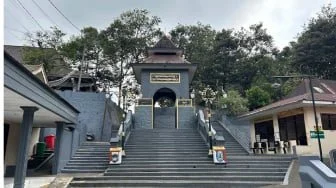 Siapa Eyang Djoego? Ini Sosok Asli di Balik Makam Keramat Gunung Kawi