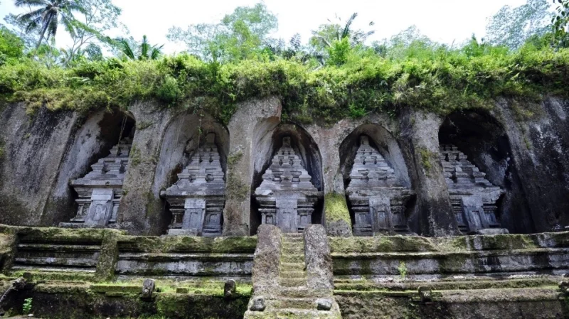 Siapa Nama Juru Kunci Gunung Kawi?
