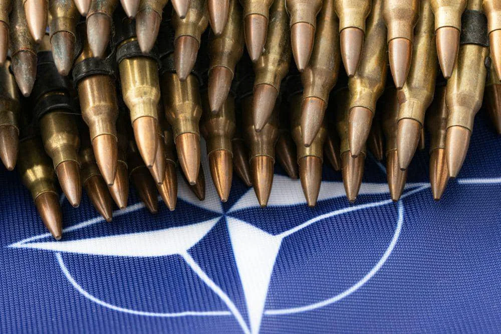 lambang NATO 