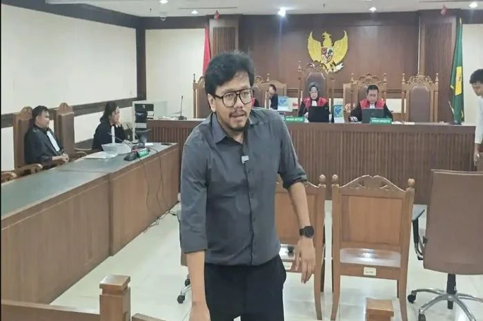 Dari PNS hingga Konten Kreator, Inilah Profil Ferry Irwandi yang Jadi Nomine Youtube Persona Grid Award 2026