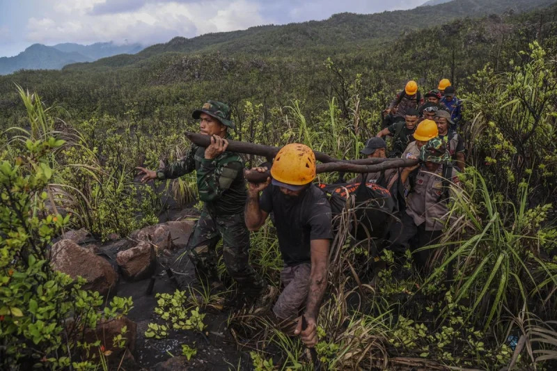 Hasil Tes DNA Tulang Korban Erupsi Gunung Dukono, Polisi Tak Temukan Profil 2 WNA Singapura
