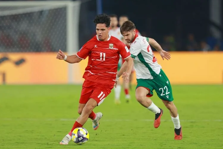 Aksi penyerang Timnas Indonesia, Ragnar Oratmangoen, pada laga Timnas Indonesia vs Bulgaria di ajang final FIFA Series 2026 Indonesia di Stadion Utama Gelora Bung Karno, Jakarta, pada Senin (30/3/2026).