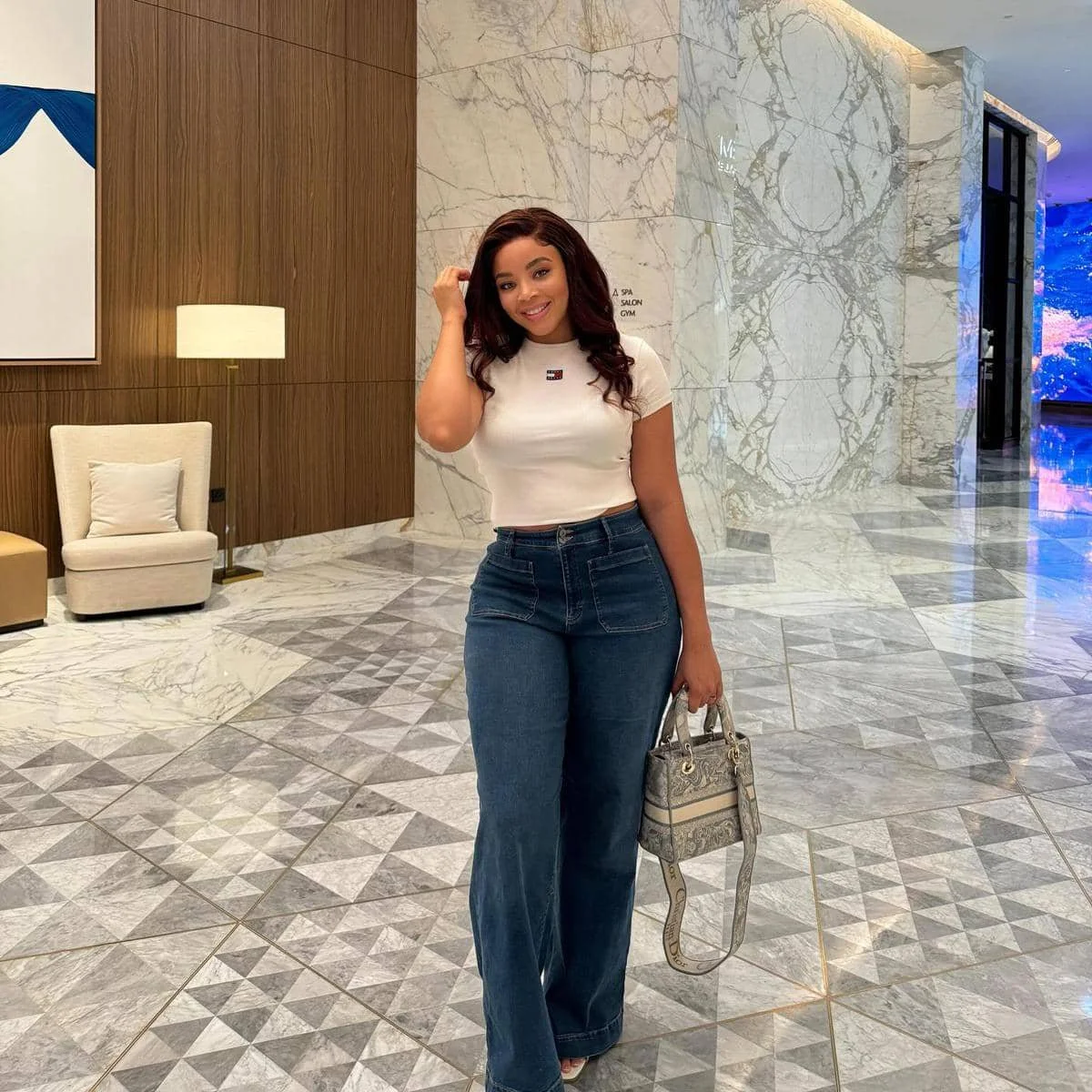 Inspirasi OOTD ala Melanie Kamayou 