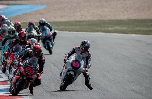 Veda Ega Pratama melaju di Moto3 Belanda 2026 (Foto: Instagram/@veda_54)