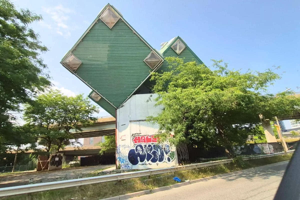 Cube House, Toronto