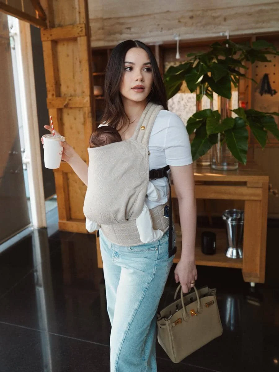Alyssa Daguise ajak baby Soleil jalan-jalan