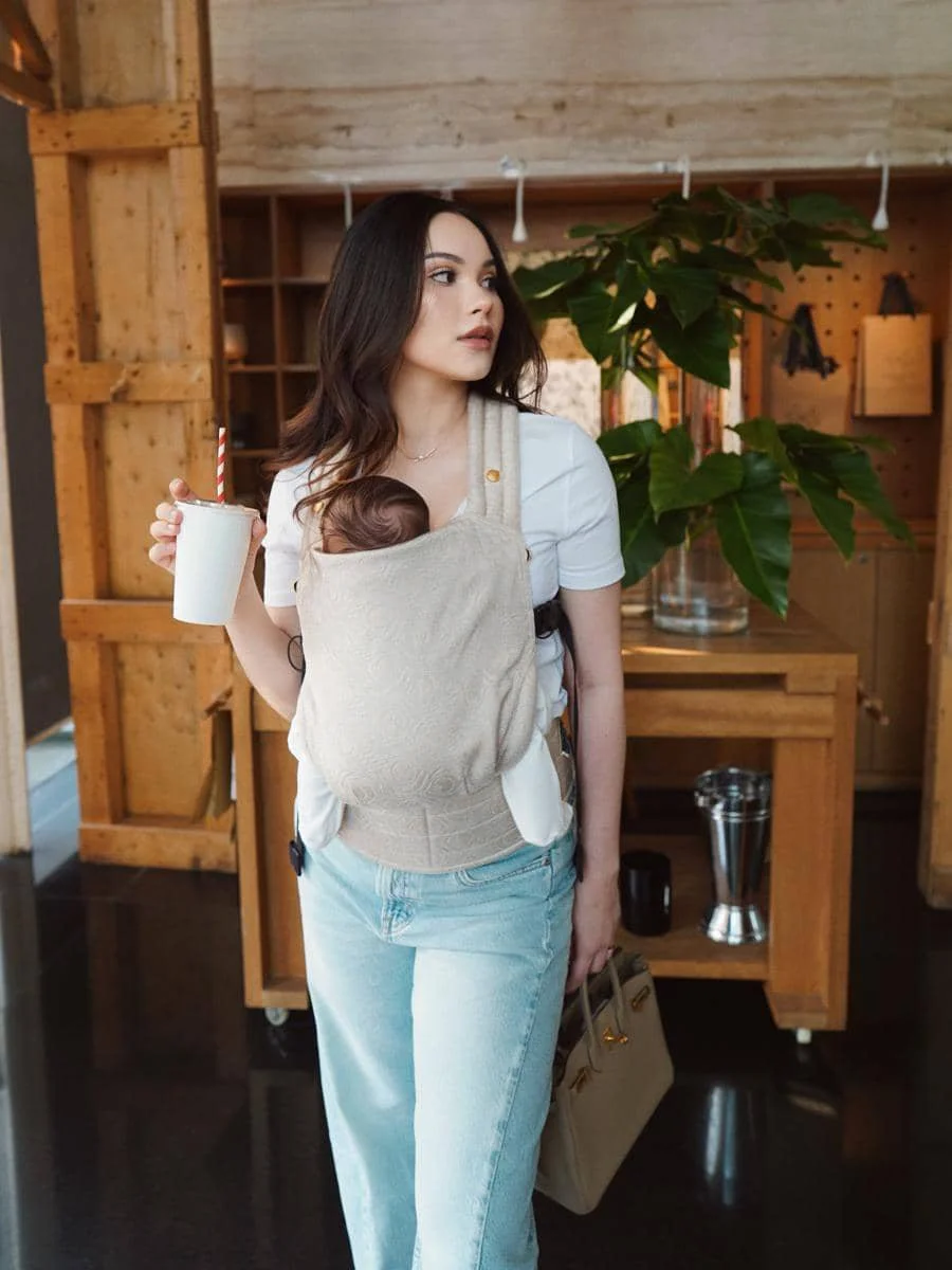 Alyssa Daguise ajak baby Soleil jalan-jalan