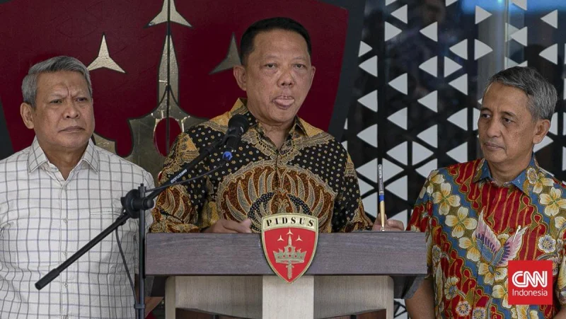 FOTO: Jampidsus Buka Suara Usai Terseret Kasus yang Ditangani Polisi