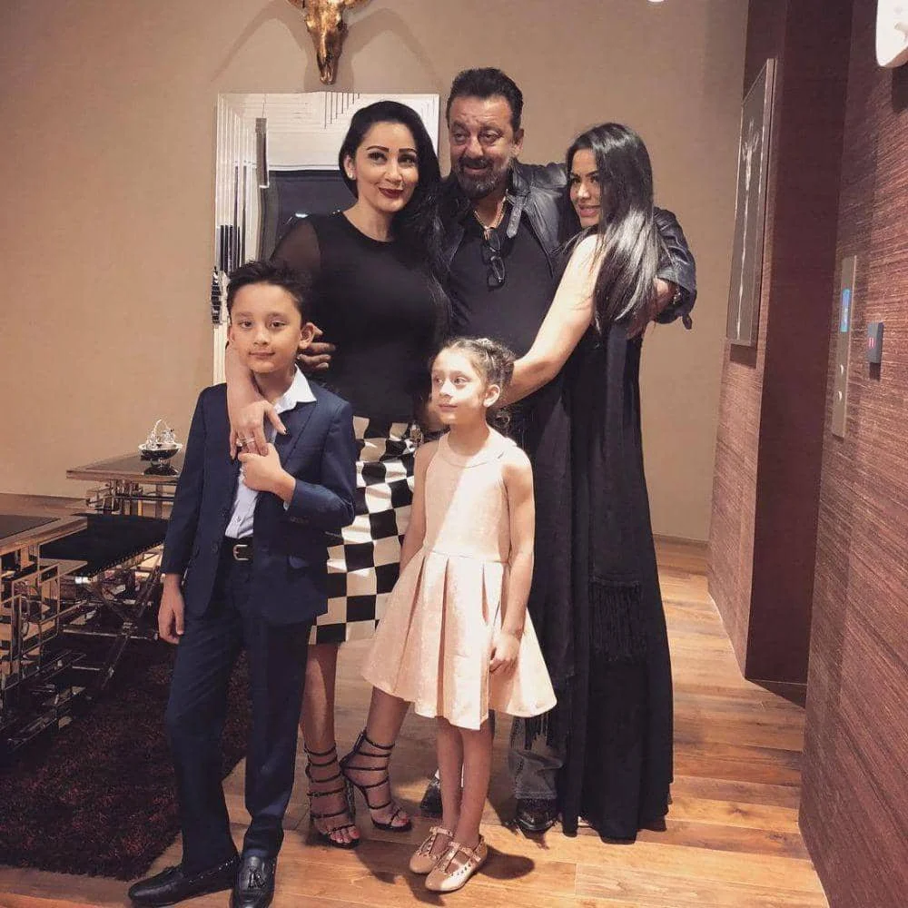 keluarga Sanjay Dutt (instagram.com/trishaladutt)