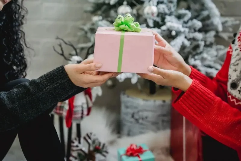 18 Rekomendasi Kado untuk Kakak Perempuan, Mudah Dicari dan Simpel
