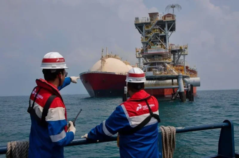 Pemerintah Menetapkan Harga LNG Industri Menjadi 13 Dolar AS per MMBTU hingga Akhir 2026 demi Menjaga Daya Saing