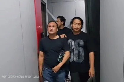 Polisi Tangkap 'Bang Jago' yang Rusak Mini Cooper di Jakut