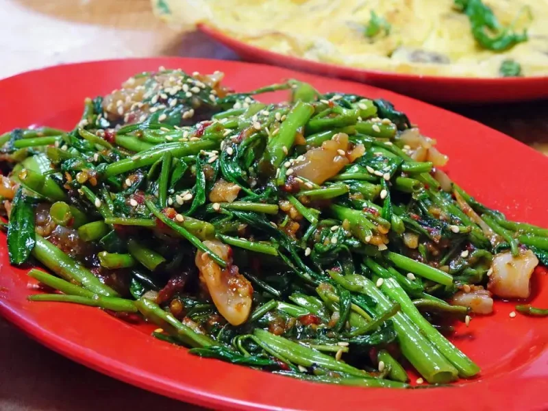 5 Tips Meracik Bumbu Tumis Kangkung supaya Tidak Hambar, Makin Sedap