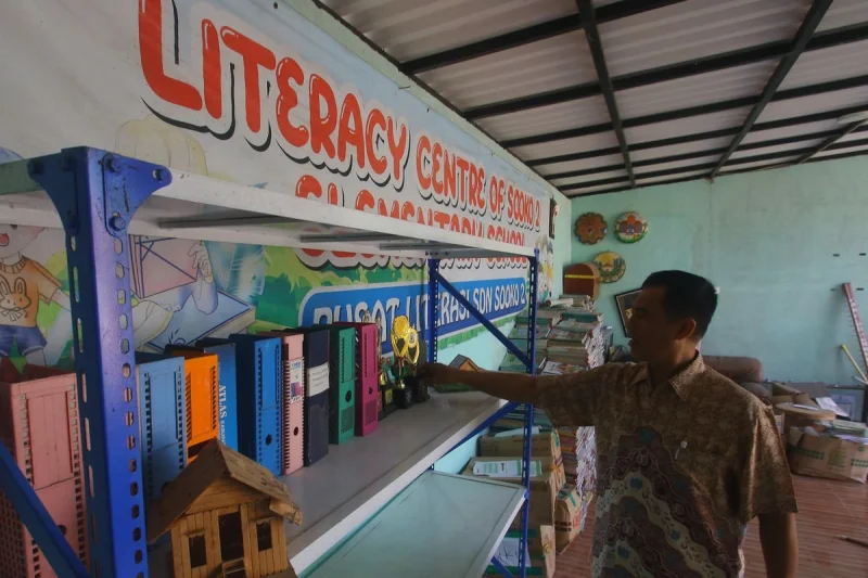 Guru SD di Mojokerto Rela Tambah Jam Mengajar Gratis demi 3 Murid Bisa Membaca
