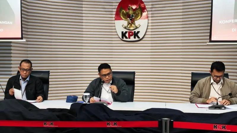 Bupati Sukoharjo Ikuti Cara Suami Korupsi dengan Peras Pegawai