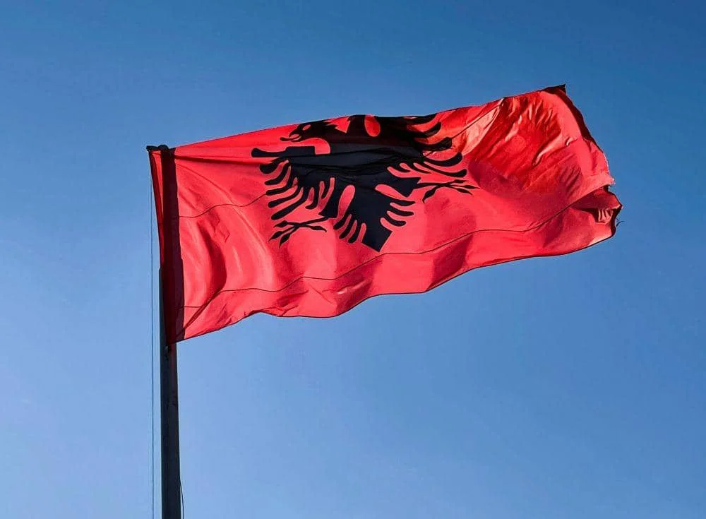 ilustrasi bendera Albania